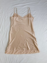 Lade das Bild in den Galerie-Viewer, Triumph dress: Size 18
