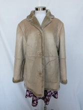 将图片加载到图库查看器，Target coat: Size 18

