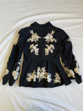 Load image into Gallery viewer, Trelise Cooper blazer: Size 6
