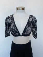 Lade das Bild in den Galerie-Viewer, Sleevey Wonders shrug: Size S
