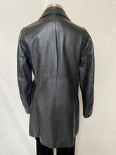 Load image into Gallery viewer, Venetti leather jacket: Size L

