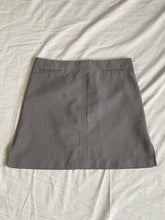 Load image into Gallery viewer, Wicked skirt: Size 8
