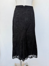Load image into Gallery viewer, Staxs skirt: Size 16
