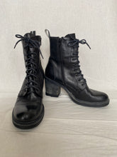 Load image into Gallery viewer, Bronx boots: Size 41
