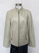 Load image into Gallery viewer, Capture leather jacket: Size 16
