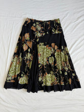 Lade das Bild in den Galerie-Viewer, Merric skirt: Size 16
