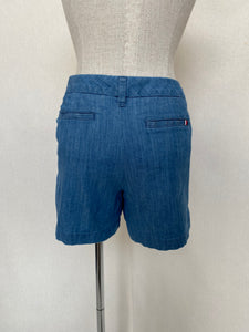 Tommy Hilfiger shorts: Size 8