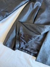 Cargar imagen en el visor de la galería, London Leather jacket: Size XL
