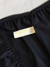 Lade das Bild in den Galerie-Viewer, Essence skirt: Size 14
