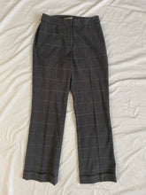 गैलरी व्यूवर में इमेज लोड करें, John Paul pants: Size 6
