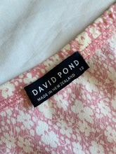 Lade das Bild in den Galerie-Viewer, David Pond skirt: Size 12
