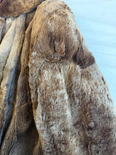 Load image into Gallery viewer, Fur coat: Size XL
