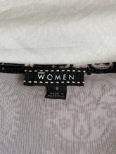 Load image into Gallery viewer, Women top: Size 8
