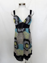 Cargar imagen en el visor de la galería, Trasion dress: Size 10

