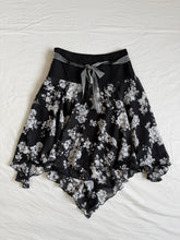 Load image into Gallery viewer, Pixie skirt: Size 8
