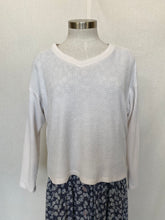 Load image into Gallery viewer, Papinelle jumper: Size M
