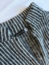 Load image into Gallery viewer, Marilyn Seyb cardigan: Size 10
