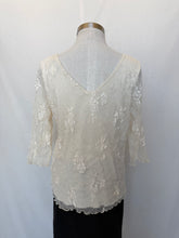 将图片加载到图库查看器，Black Apple top: Size M
