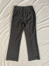 गैलरी व्यूवर में इमेज लोड करें, John Paul pants: Size 6

