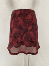 Load image into Gallery viewer, Y2K Sportsgirl skirt: Size 10
