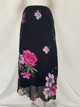Load image into Gallery viewer, Classique skirt: Size 14
