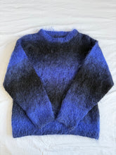 Load image into Gallery viewer, Handmade jumper: Size M
