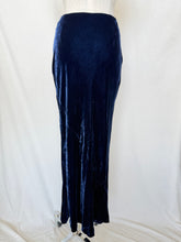 Cargar imagen en el visor de la galería, Fenn Wright Manson skirt: Size 10
