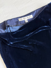 Cargar imagen en el visor de la galería, Fenn Wright Manson skirt: Size 10
