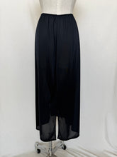 Lade das Bild in den Galerie-Viewer, Essence skirt: Size 14
