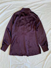 Load image into Gallery viewer, Classics shirt: Size 12
