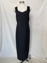 Lade das Bild in den Galerie-Viewer, Now dress: Size 12
