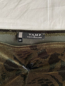 Vamp top: Size 14