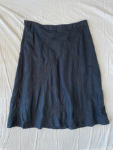 Lade das Bild in den Galerie-Viewer, Spiral skirt: Size 14

