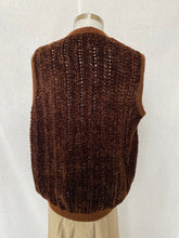 Load image into Gallery viewer, Vintage vest: Size L
