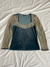 Load image into Gallery viewer, Vamp top: Size 12
