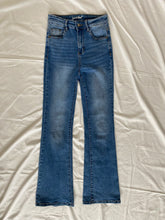 Load image into Gallery viewer, Junkfood jeans: Size XS
