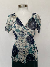 Load image into Gallery viewer, Rockmans top: Size M
