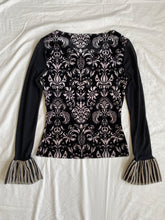 Load image into Gallery viewer, Women top: Size 8
