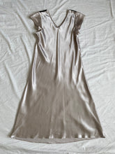 Load image into Gallery viewer, At Home dress: Size M
