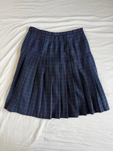 Load image into Gallery viewer, Stylemaster skirt: Size 22
