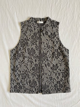 Load image into Gallery viewer, Leeprest vest: Size M
