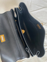 Load image into Gallery viewer, Leather bag
