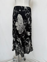Load image into Gallery viewer, Ella J skirt: Size 10
