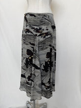 Cargar imagen en el visor de la galería, City skirt: Size 14
