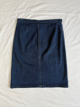 Cargar imagen en el visor de la galería, Her skirt: Size 14
