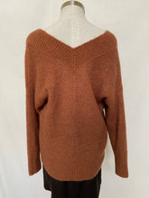 Load image into Gallery viewer, Decjuba jumper: Size M
