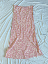Lade das Bild in den Galerie-Viewer, David Pond skirt: Size 12
