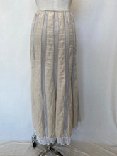 将图片加载到图库查看器，Verge skirt: Size 12
