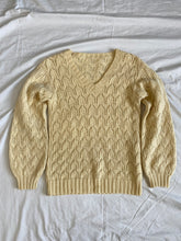 गैलरी व्यूवर में इमेज लोड करें, Handmade jumper: Size S
