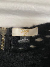Load image into Gallery viewer, Reign top: Size 8
